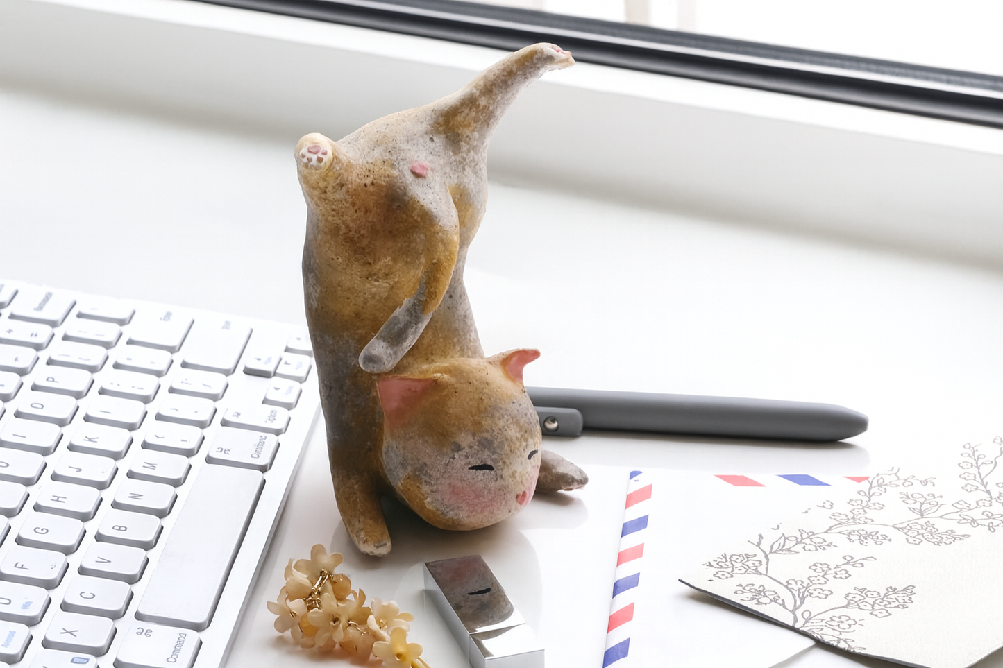 Handmade Polymer Clay Cat Desk Friend Figurine – Cute Cat Desk Decor