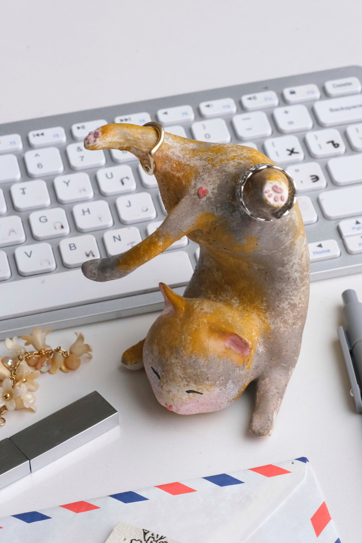 Handmade Polymer Clay Cat Desk Friend Figurine – Cute Cat Desk Decor